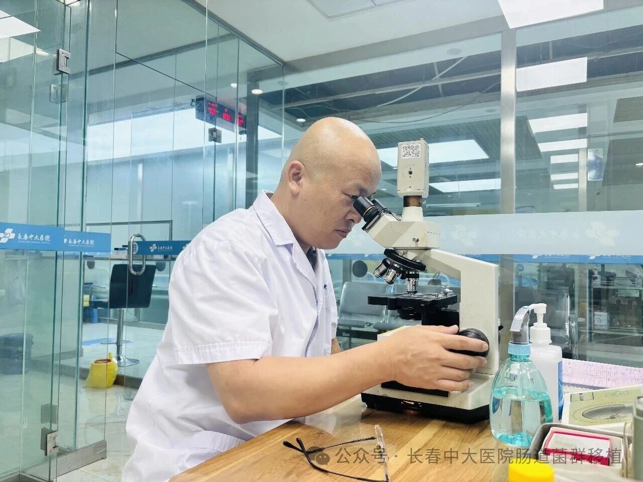 中卫市|高朋磊医师：左手男科临床，右手肠道菌群移植深入研究